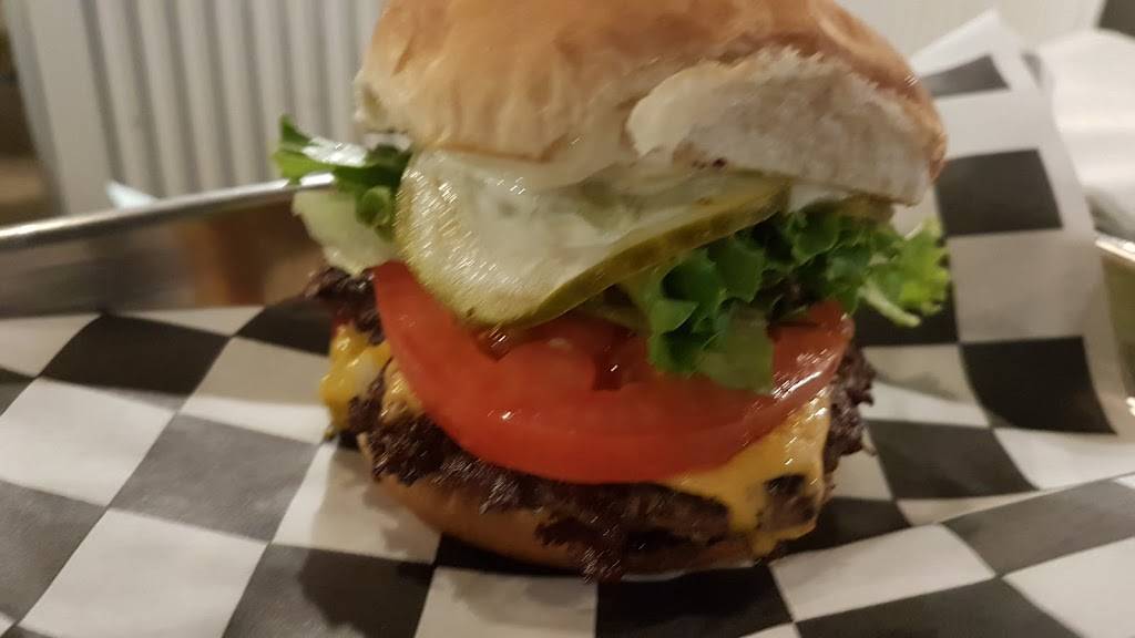 Burger Rebellion | restaurant | 1326 London Rd, Sarnia, ON N7S 1P7, Canada | 5197040293 OR +1 519-704-0293