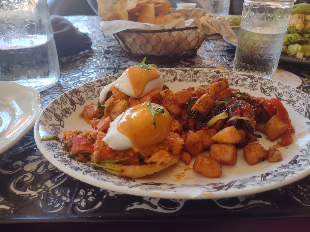 Calaveras Cantina | restaurant | 409 Plaza Real, Boca Raton, FL 33432, USA | 5615762132 OR +1 561-576-2132