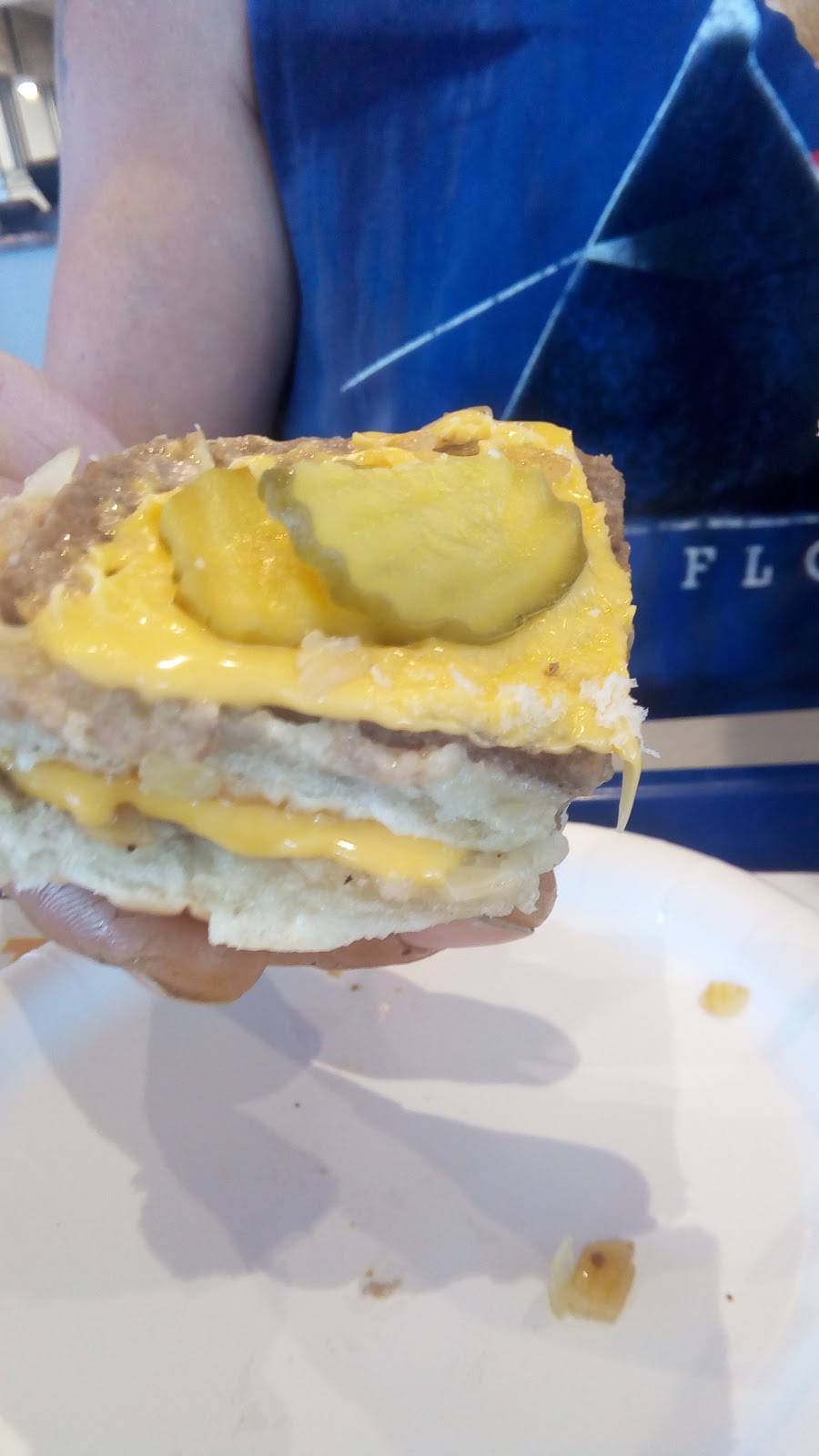 White Castle | restaurant | 5523 North State Road 9, Anderson, IN 46013, USA | 7656427122 OR +1 765-642-7122