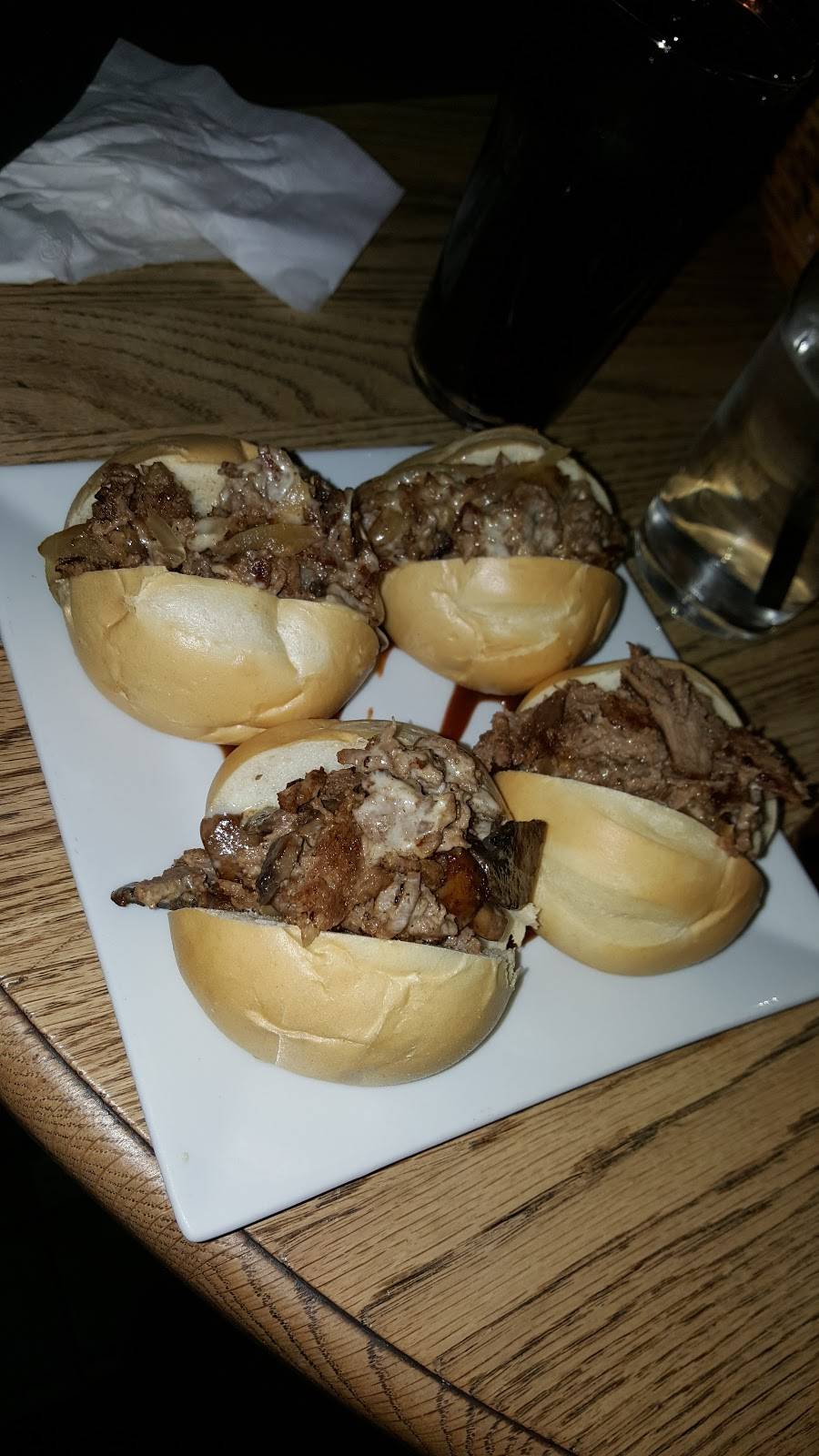 The Half Door | restaurant | 270 Sisson Ave, Hartford, CT 06105, USA | 8602327827 OR +1 860-232-7827