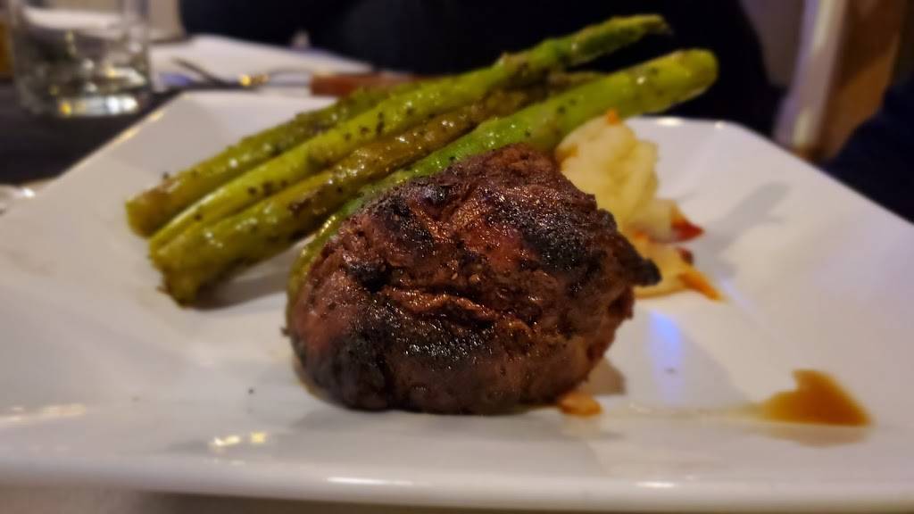 Hooked | restaurant | 5195 Main St, Williamsville, NY 14221, USA | 7164283957 OR +1 716-428-3957