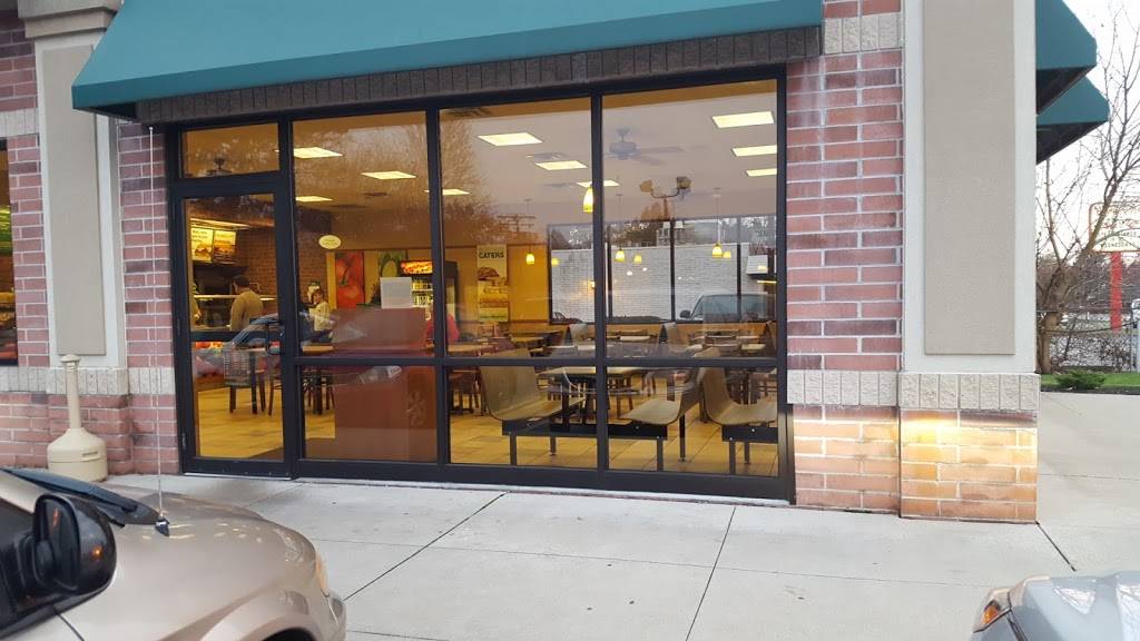 Subway | restaurant | 1939 State Rd, Cuyahoga Falls, OH 44223, USA | 3309225655 OR +1 330-922-5655