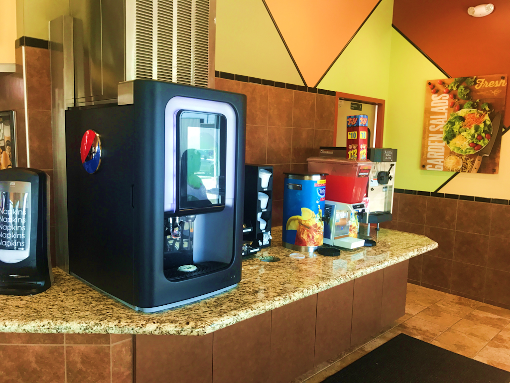 Golden Chick | meal takeaway | 1318 N Masters Dr, Dallas, TX 75217, USA | 4697098001 OR +1 469-709-8001