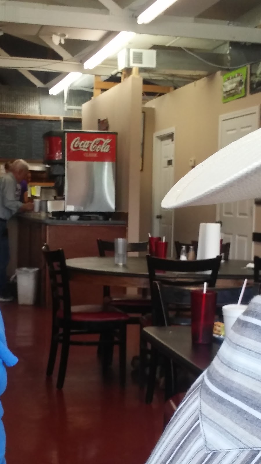 Ol Boys Barbeque | restaurant | 701 N Mason St, Carrollton, MO 64633, USA | 6605421227 OR +1 660-542-1227