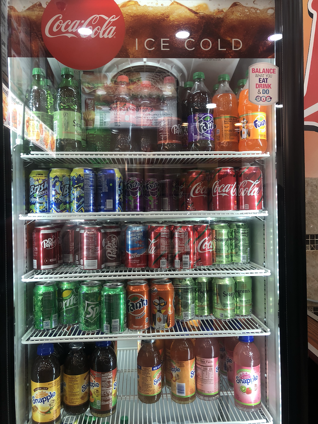 Dallas Chicken & Biscuits | meal takeaway | 2027 Lexington Ave, New York, NY 10035, USA | 9172615452 OR +1 917-261-5452