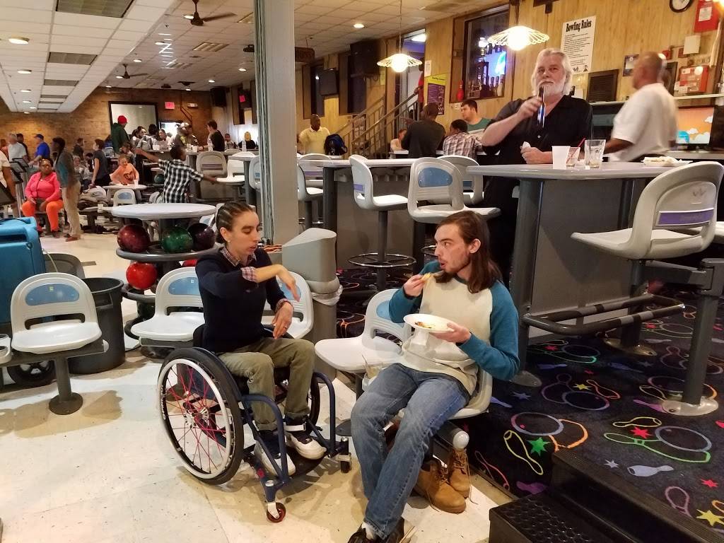 Rolling Lanes | restaurant | 6301 Joliet Rd, Countryside, IL 60525, USA | 7083527262 OR +1 708-352-7262