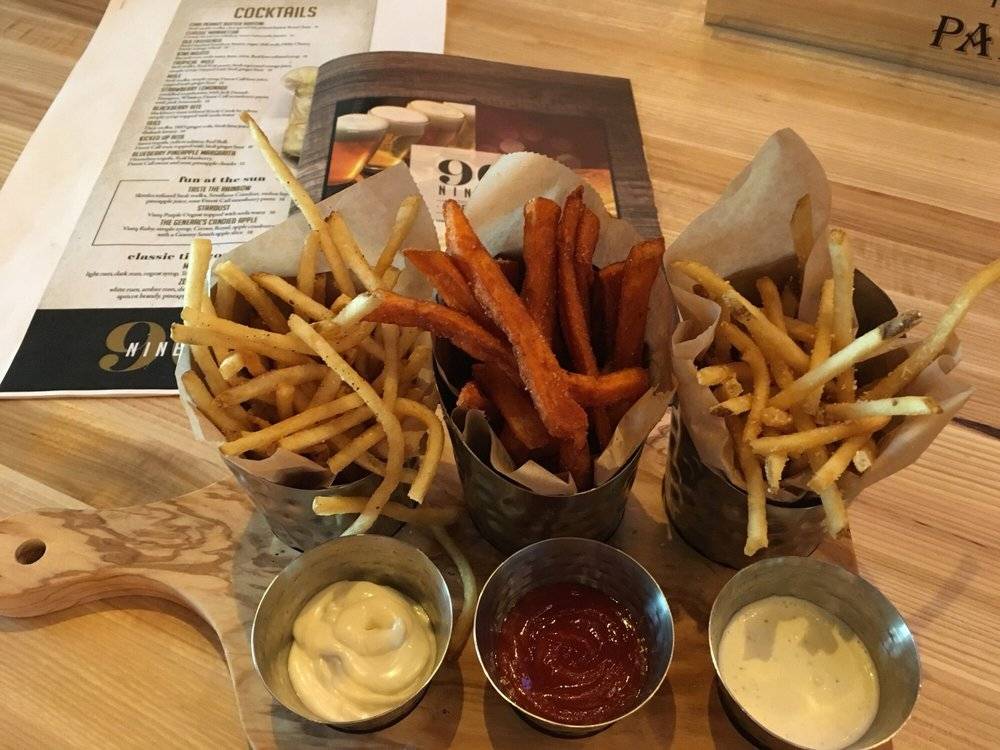 90 NINETY Bar + Grill | restaurant | 9090 Alta Dr, Las Vegas, NV 89145, USA | 7026367111 OR +1 702-636-7111