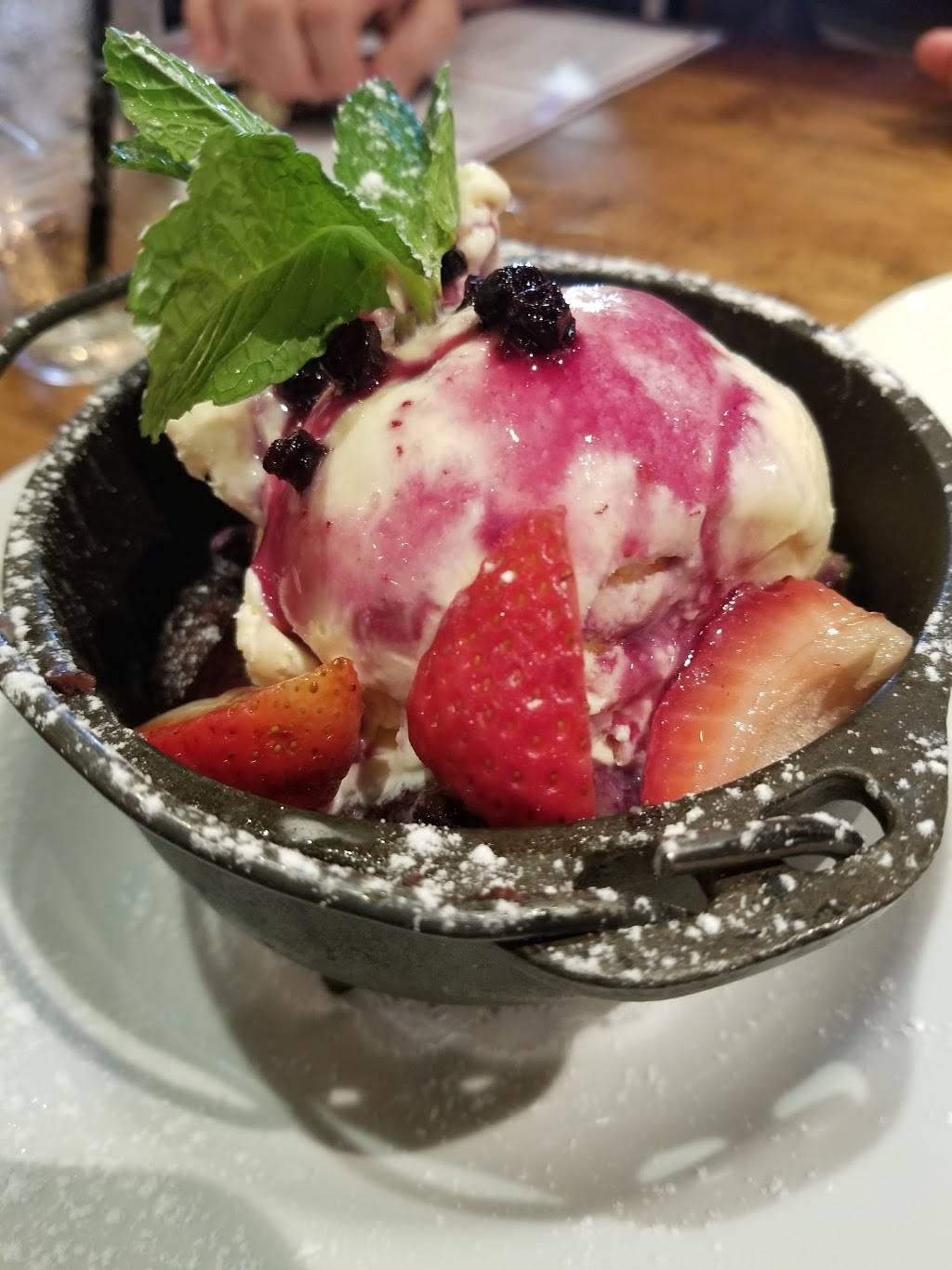 Salt Factory Pub | restaurant | 102 S Main St, Alpharetta, GA 30009, USA | 7707521888 OR +1 770-752-1888