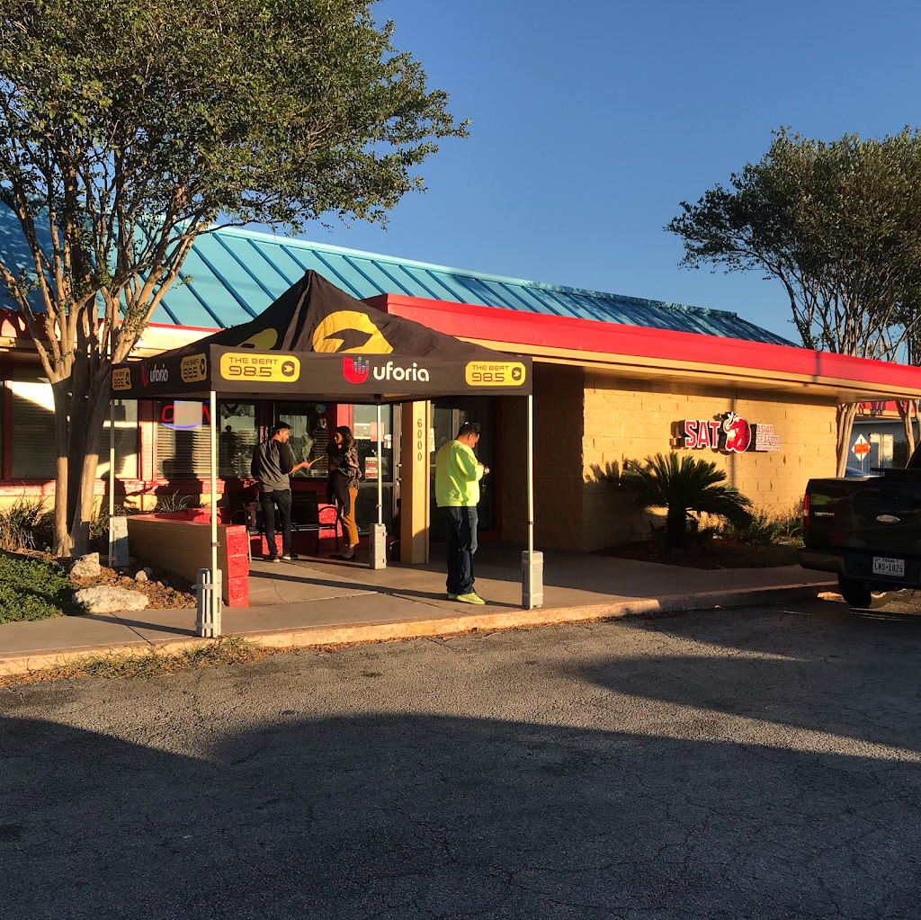 SAT Asian Seafood Restaurant & Bar | restaurant | 6000 I-35, San Antonio, TX 78218, USA | 2104657356 OR +1 210-465-7356