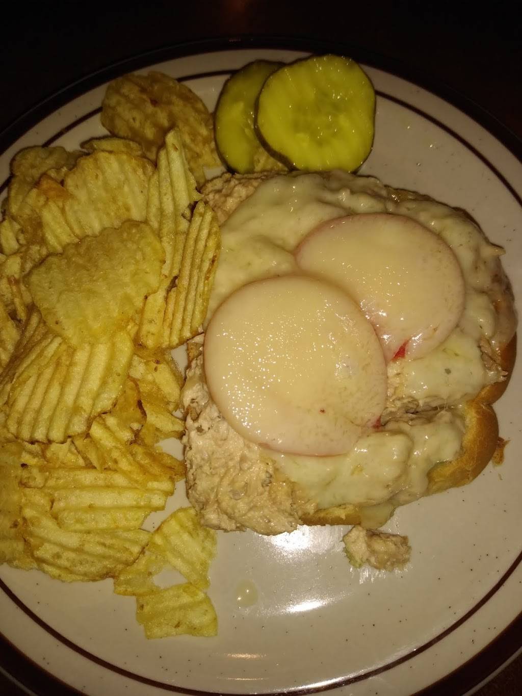 Willies Rear | restaurant | 1315 W South Airport Rd, Traverse City, MI 49686, USA | 2314215506 OR +1 231-421-5506