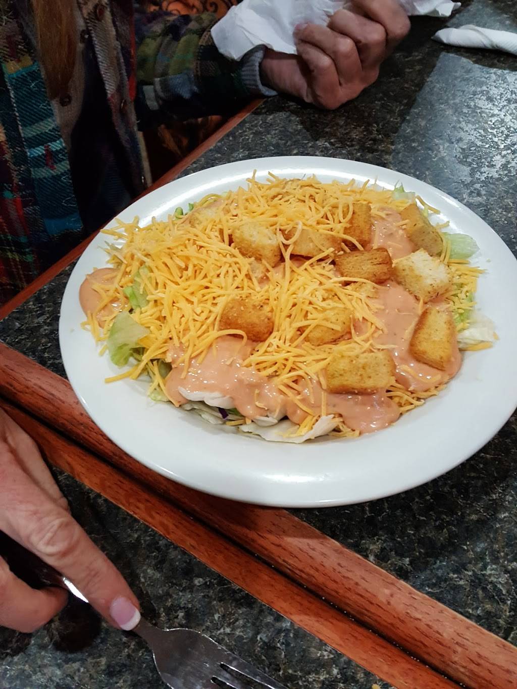 Pizza Hut | meal takeaway | 1802 Military Ave, Baxter Springs, KS 66713, USA | 6208562399 OR +1 620-856-2399