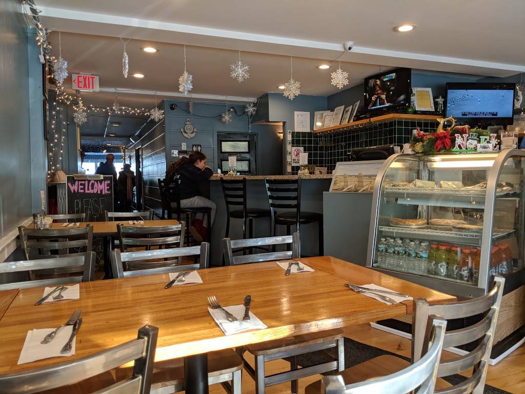 Blue Lobster Grille | restaurant | 15 Dock Square, Rockport, MA 01966, USA | 9785469990 OR +1 978-546-9990