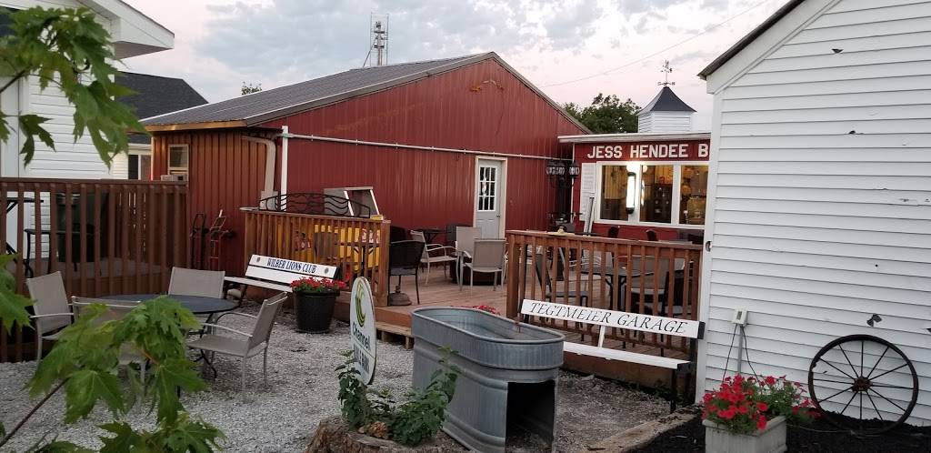 Legends Of Clatonia | restaurant | 210 Washington St W, Clatonia, NE 68328, USA | 4029894109 OR +1 402-989-4109