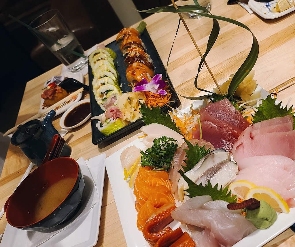 Yumi Japanese Restaurant & Bar - Edina | restaurant | 200 Southdale Cir #2C, Minneapolis, MN 55435, USA | 9524059830 OR +1 952-405-9830