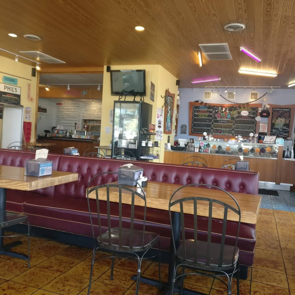 Phils Icehouse | restaurant | 2901 S Lamar Blvd, Austin, TX 78704, USA | 5127078704 OR +1 512-707-8704