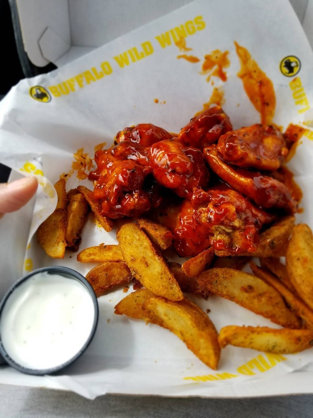 Buffalo Wild Wings | meal takeaway | 7430 S Las Vegas Blvd #120, Las Vegas, NV 89123, USA | 7026140238 OR +1 702-614-0238