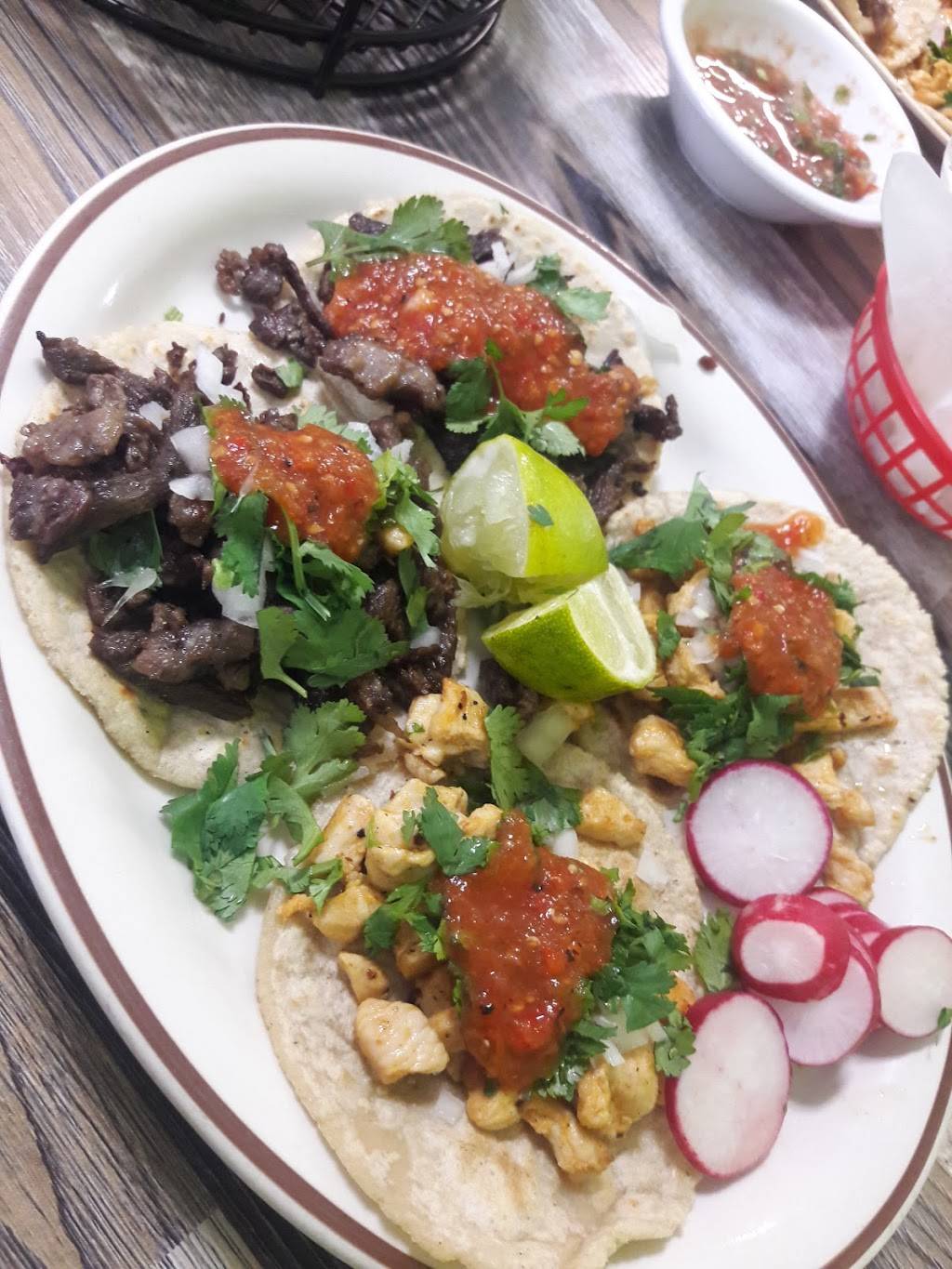 Antojitos Tierra Caliente | restaurant | 10959 58th St, Mira Loma, CA 91752, USA | 9516810856 OR +1 951-681-0856