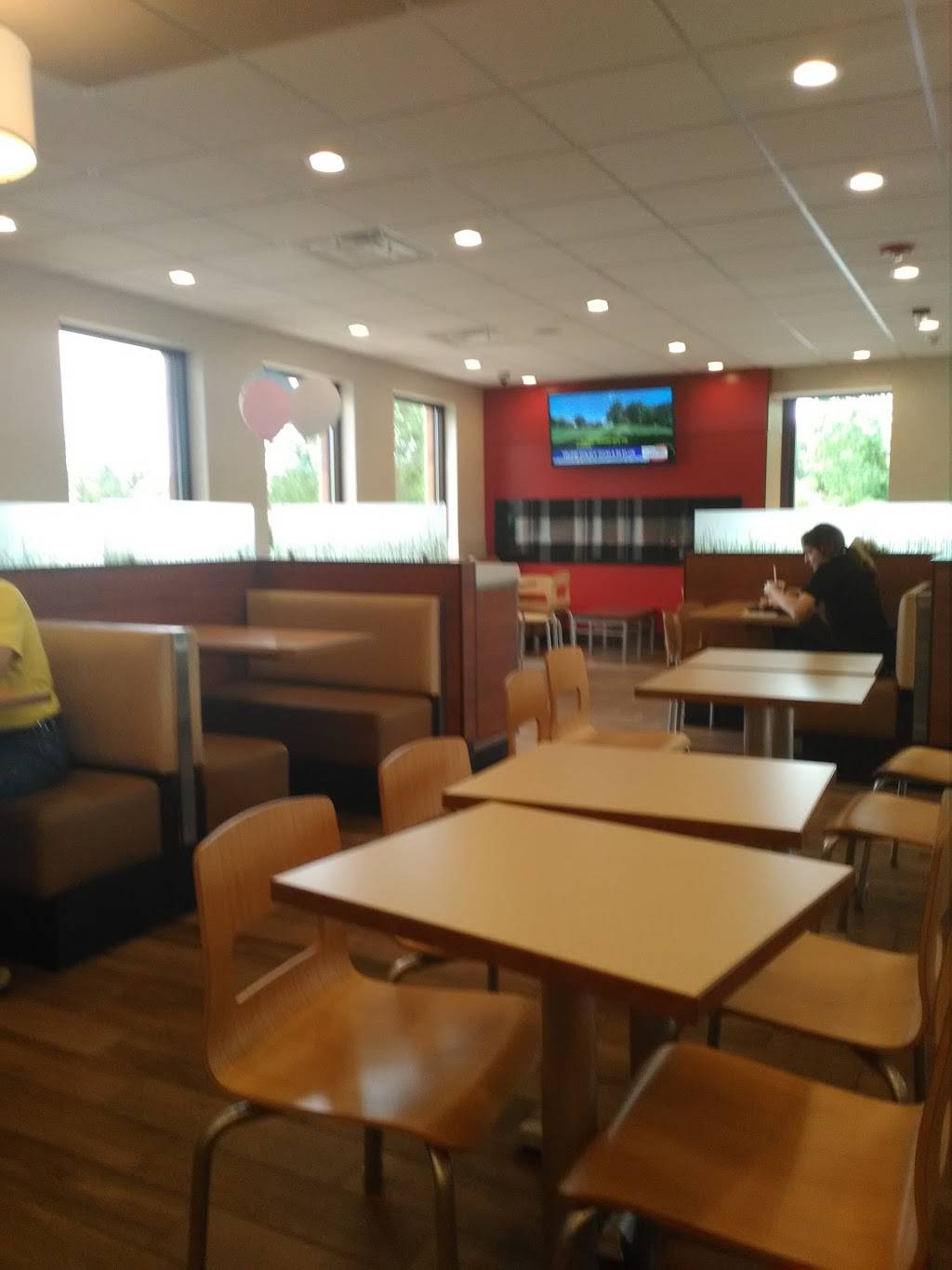 Wendys | restaurant | 8 Highland Ave, Seekonk, MA 02771, USA | 5083364019 OR +1 508-336-4019