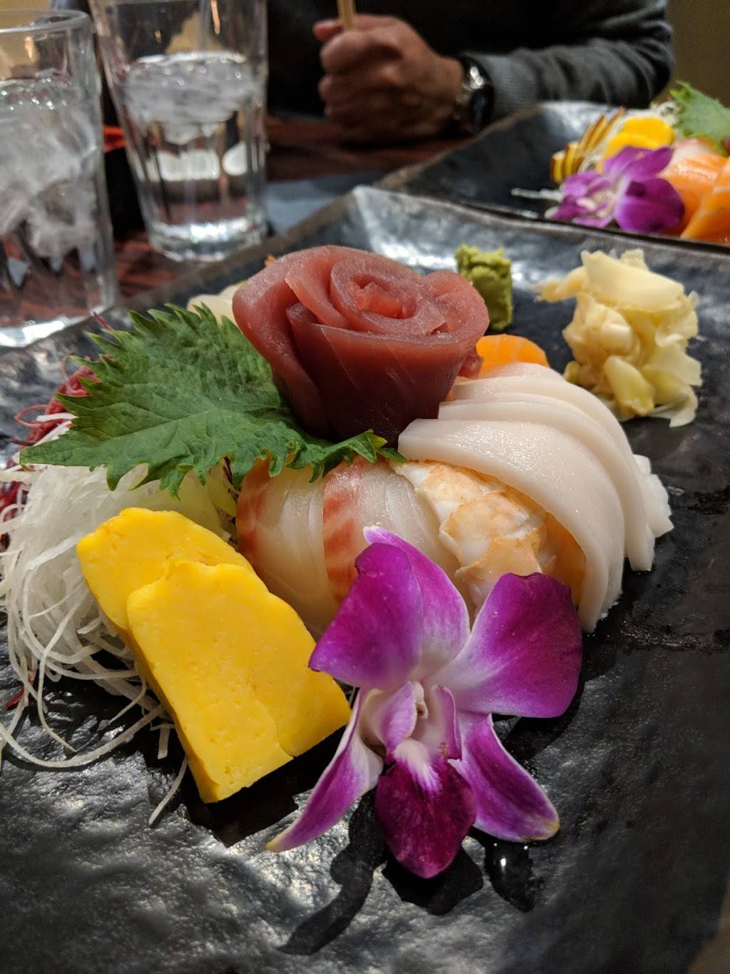 Blufish Sushi Bistro | restaurant | 130 N Northwest Hwy, Park Ridge, IL 60068, USA | 8477204479 OR +1 847-720-4479