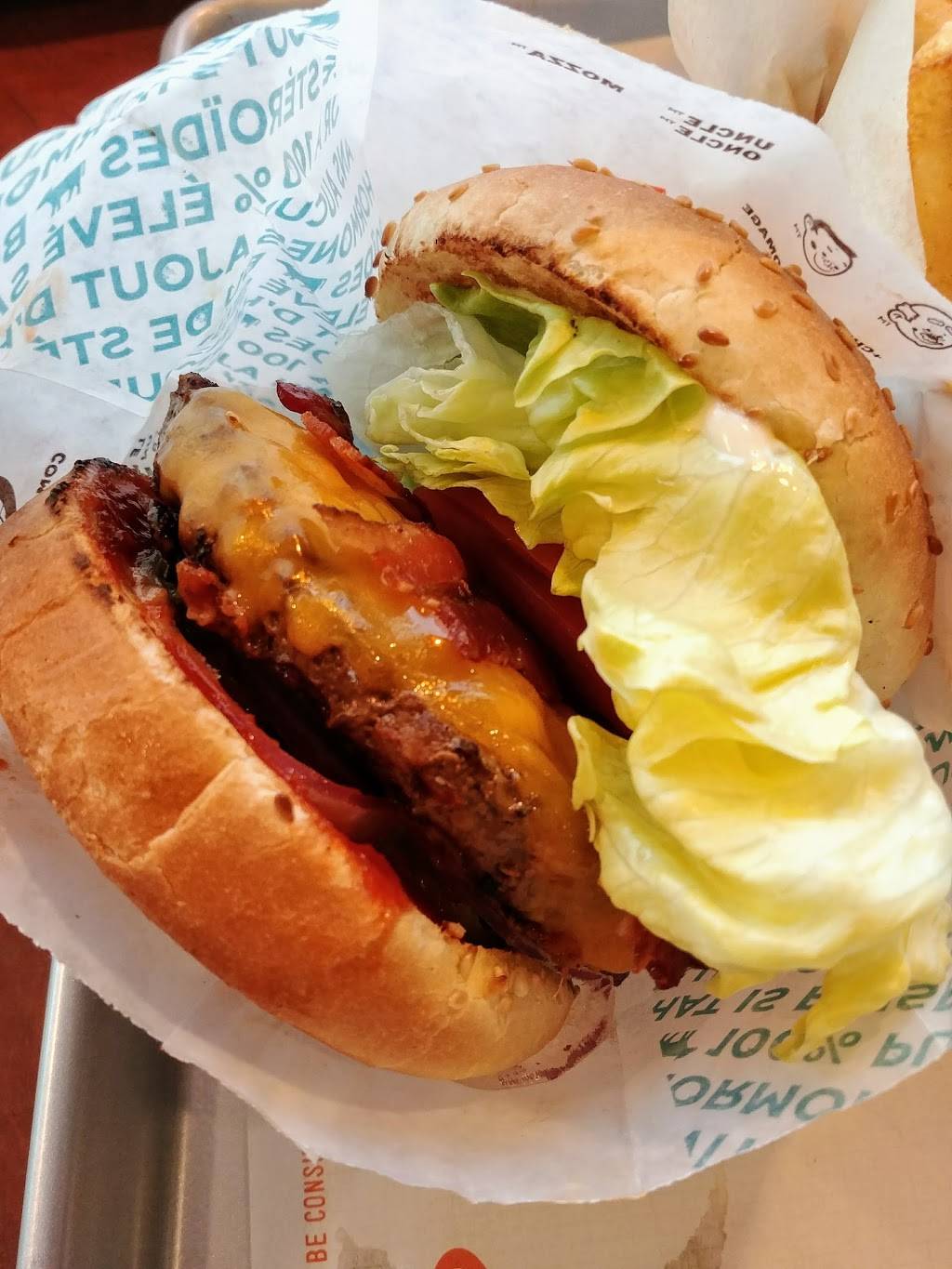 A&W Canada | restaurant | 16650 Yonge St, Newmarket, ON L3X 2N8, Canada | 9058689020 OR +1 905-868-9020