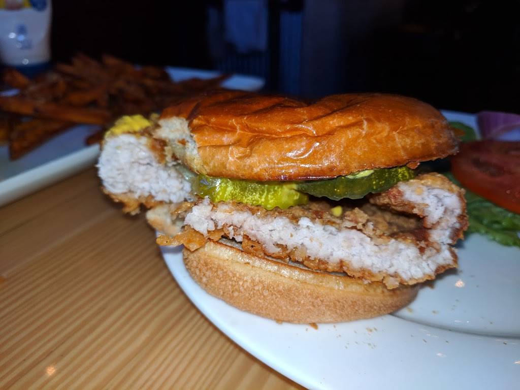 Beauty & The Bull Bar & Grill | restaurant | 5935 S 075 W, Wolcottville, IN 46795, USA | 2603031225 OR +1 260-303-1225