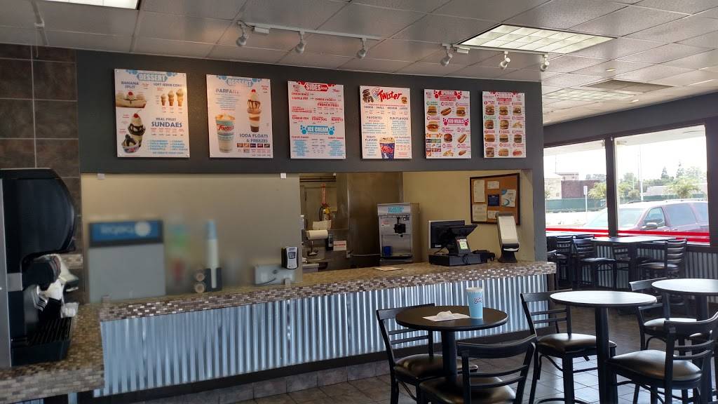 Fosters Freeze | restaurant | 630 Academy Ave, Sanger, CA 93657, USA | 5598758130 OR +1 559-875-8130