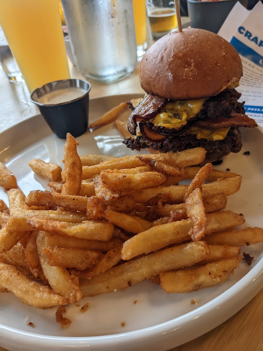 Hundred Mile Brewing Company | restaurant | 690 N Scottsdale Rd, Tempe, AZ 85281, USA | 4802561623 OR +1 480-256-1623