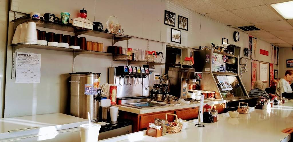 Ginas Place | restaurant | 21930 Lorain Rd, Cleveland, OH 44126, USA | 4403316082 OR +1 440-331-6082