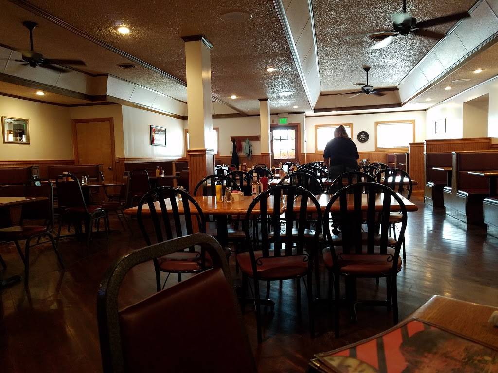 Treeces Restaurant & Lounge | restaurant | 26 W Main St, Rossville, IN 46065, USA | 7653793550 OR +1 765-379-3550