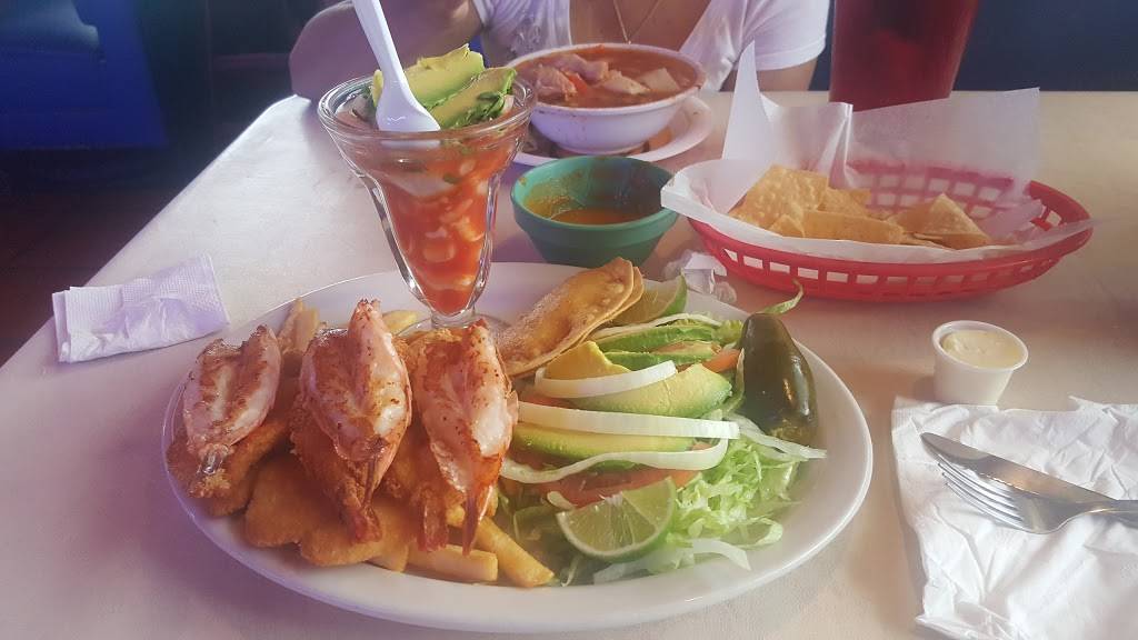 Mariscos La Reyna | restaurant | 730 W Main St, Grand Prairie, TX 75050, USA | 9722642488 OR +1 972-264-2488