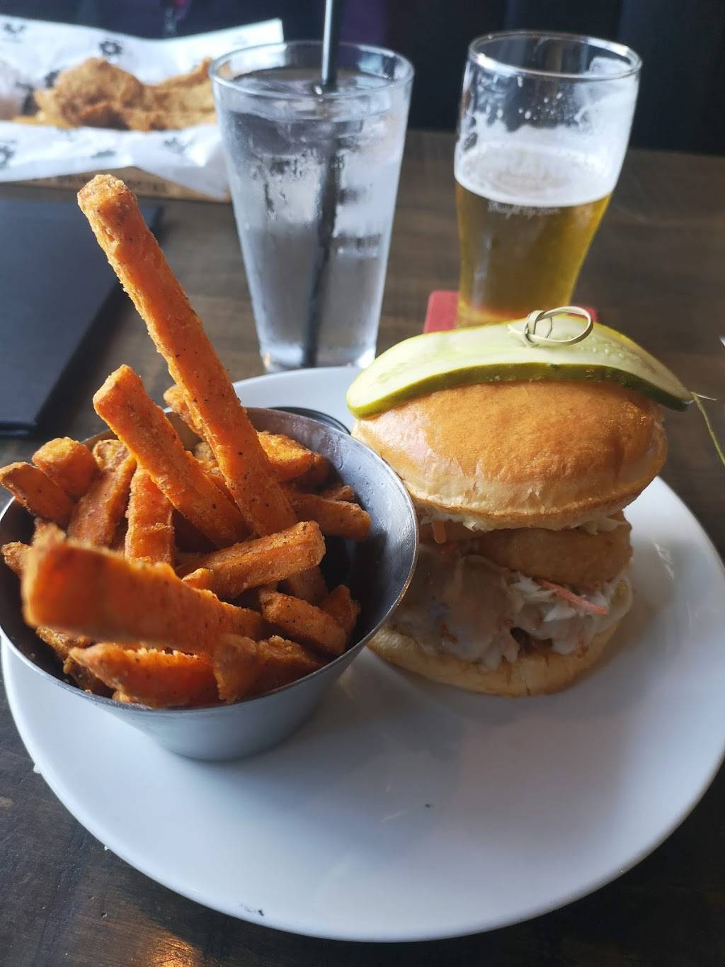 Factory House | restaurant | 5240 Tecumseh Rd E, Windsor, ON N8T 1C6, Canada | 5199158224 OR +1 519-915-8224