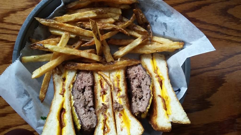 The Burg Bar & Grill | restaurant | 1752 Central Ave, St. Petersburg, FL 33712, USA | 7278942874 OR +1 727-894-2874