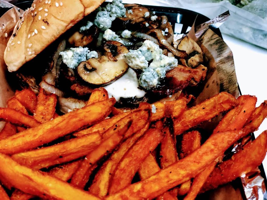 Isaacs World Famous Burgers | restaurant | 7801 N Nebraska Ave, Tampa, FL 33604, USA | 8132320035 OR +1 813-232-0035