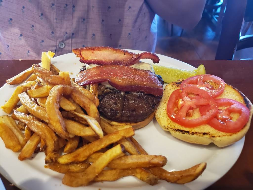 Buggyworks Restaurant and Pub | restaurant | 1015 18th Ave #112, Monroe, WI 53566, USA | 6084266445 OR +1 608-426-6445