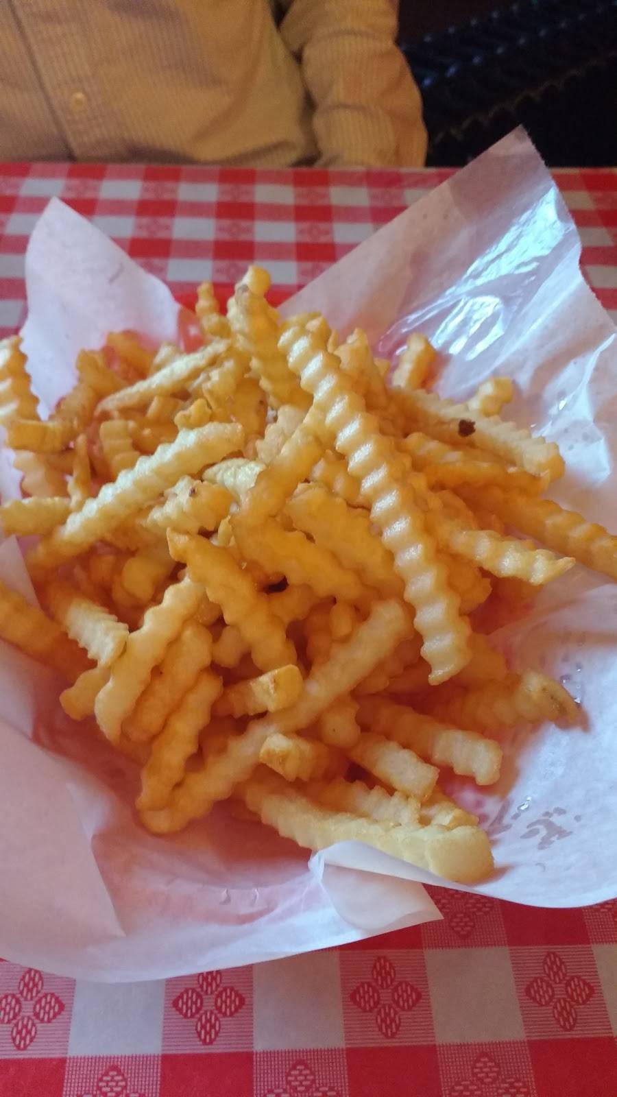 Zaffiros Pizza & Bar | restaurant | 1724 N Farwell Ave, Milwaukee, WI 53202, USA | 4142898776 OR +1 414-289-8776