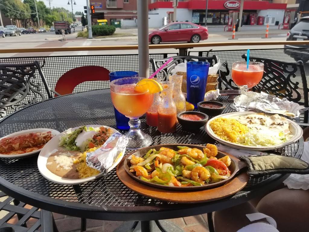 Cactus Mexican Grill & Cantina | restaurant | 245 S Gilbert St, Iowa City, IA 52240, USA | 3193385647 OR +1 319-338-5647