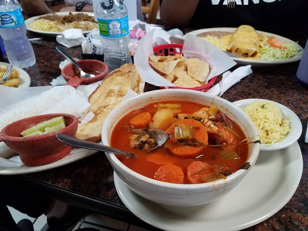 Jaliscos Mexican Grill | restaurant | 10905 North Fwy, Houston, TX 77037, USA | 2815911999 OR +1 281-591-1999