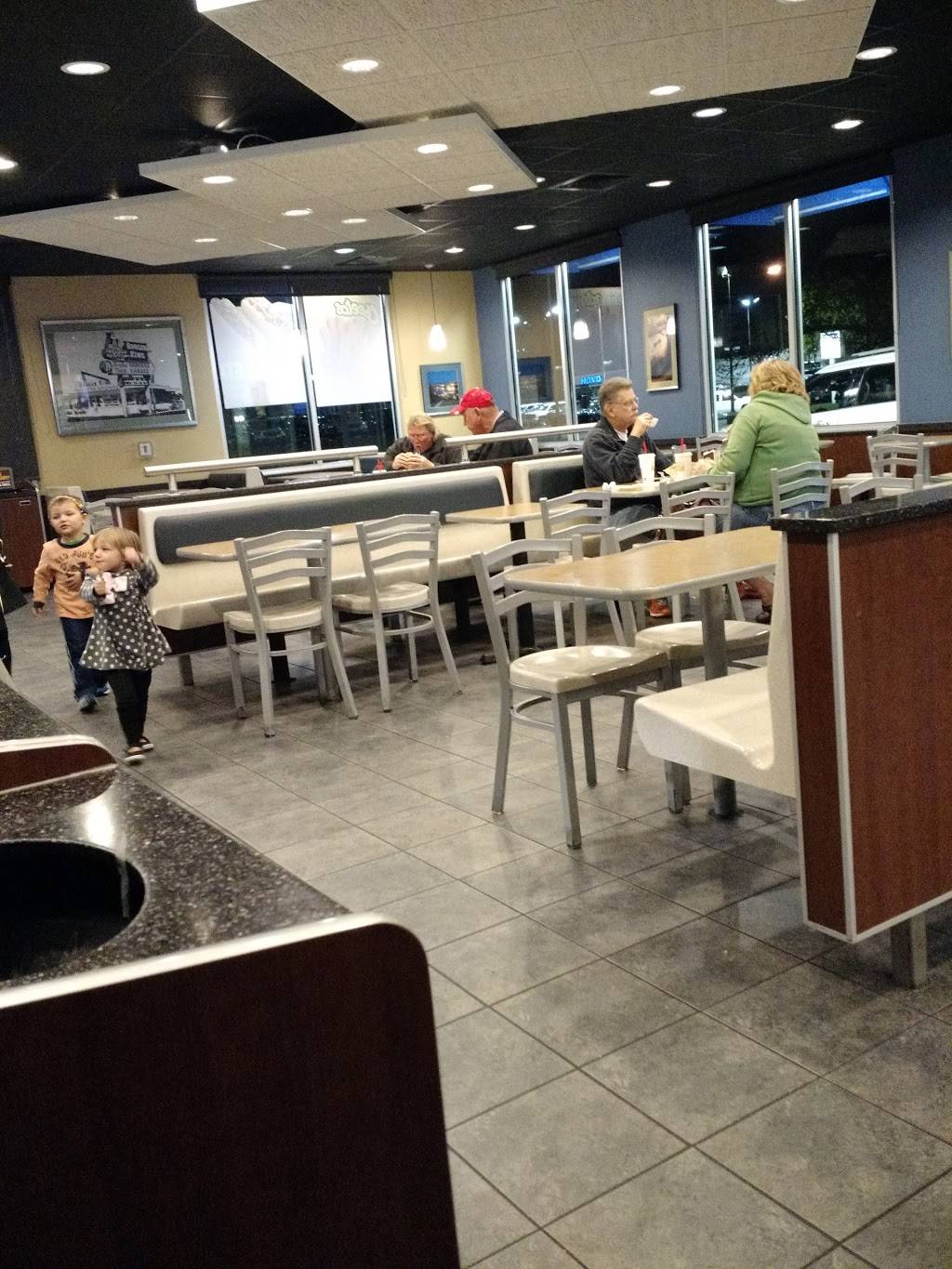 Burger King | restaurant | 1350 John F Kennedy Rd, Dubuque, IA 52002, USA | 5635563621 OR +1 563-556-3621