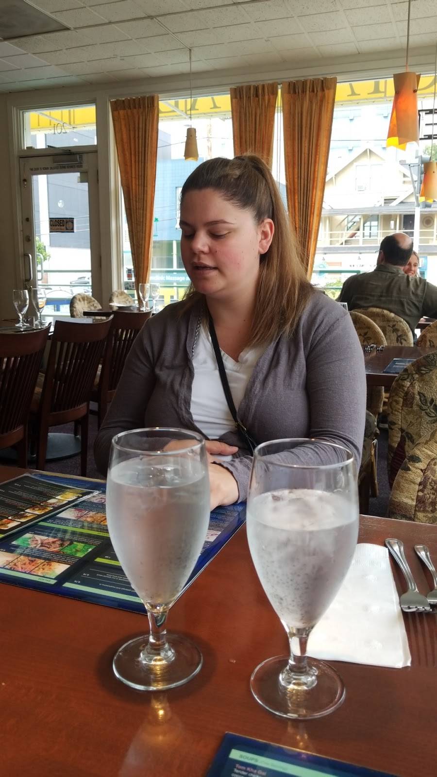 Royal Palm Thai Restaurant | restaurant | 6417 Roosevelt Way NE # 201, Seattle, WA 98115, USA | 2065232400 OR +1 206-523-2400