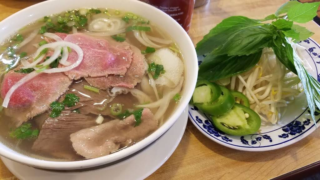 Phở DaLat Restaurant | restaurant | 10232 NE Sandy Blvd, Portland, OR 97220, USA | 5032521536 OR +1 503-252-1536