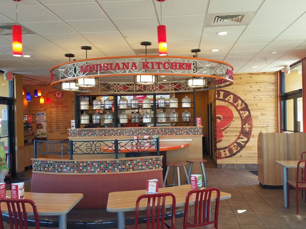 Popeyes Louisiana Kitchen | restaurant | 10551 Big Bend Rd, Riverview, FL 33579, USA | 8136724939 OR +1 813-672-4939