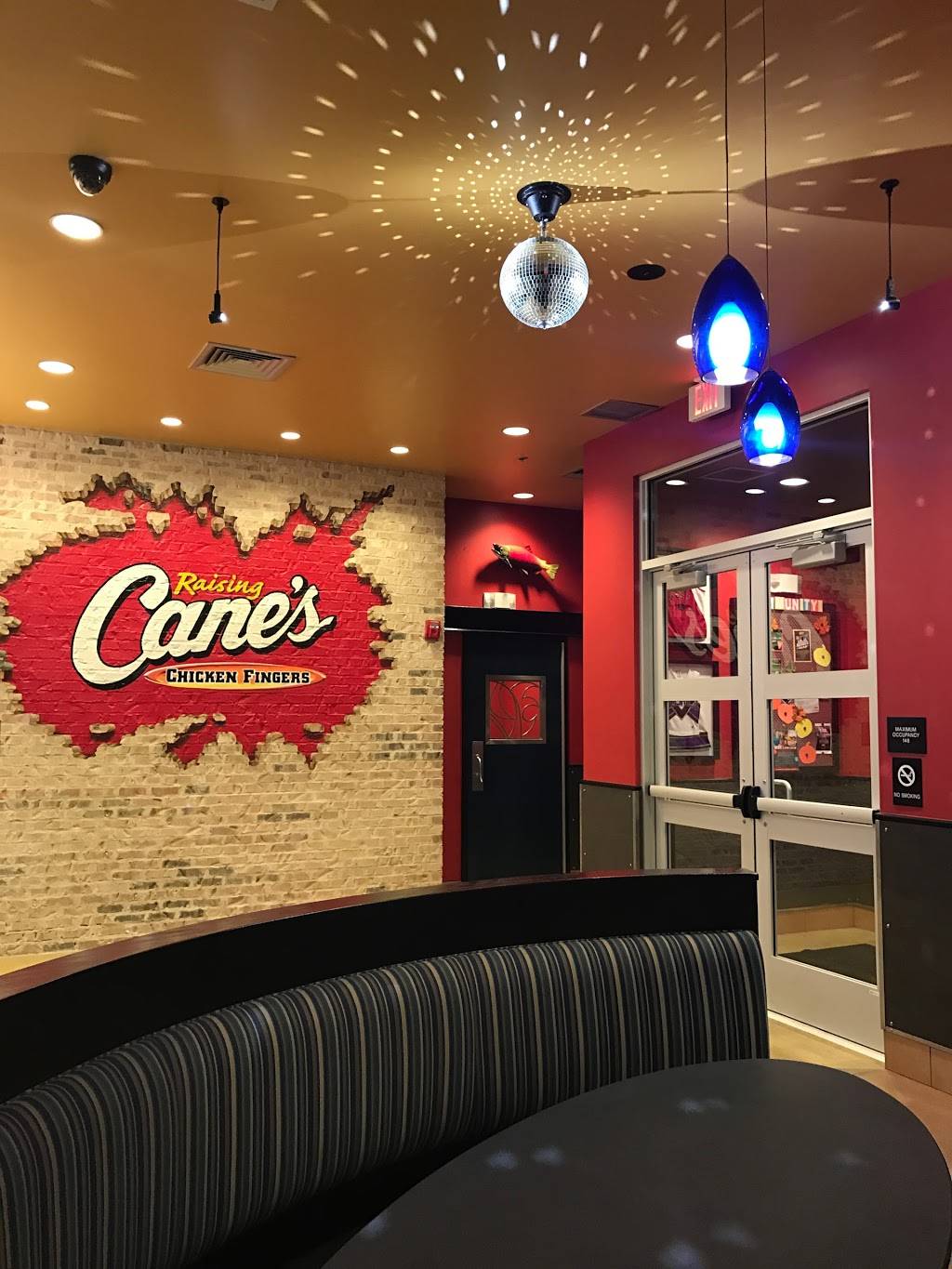 Raising Canes Chicken Fingers | meal takeaway | 7501 W 135th St, Overland Park, KS 66223, USA | 9132390449 OR +1 913-239-0449