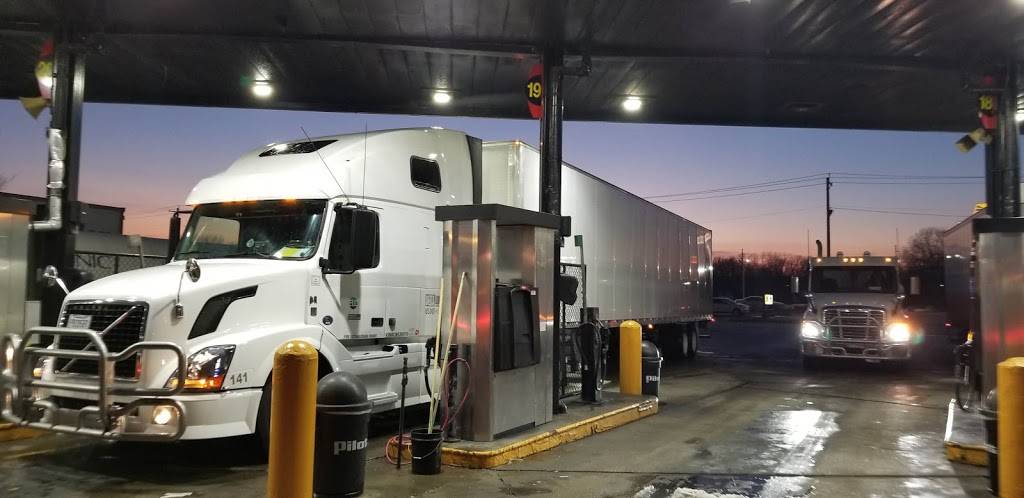 Pilot Travel Center | restaurant | 1522 W Market St, Bloomington, IL 61701, USA | 3098277867 OR +1 309-827-7867