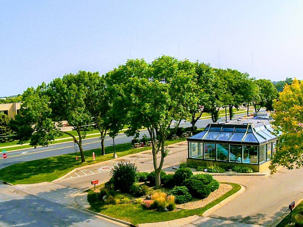 McDonalds | cafe | 4565 Erin Ln, Eagan, MN 55122, USA | 6514523179 OR +1 651-452-3179