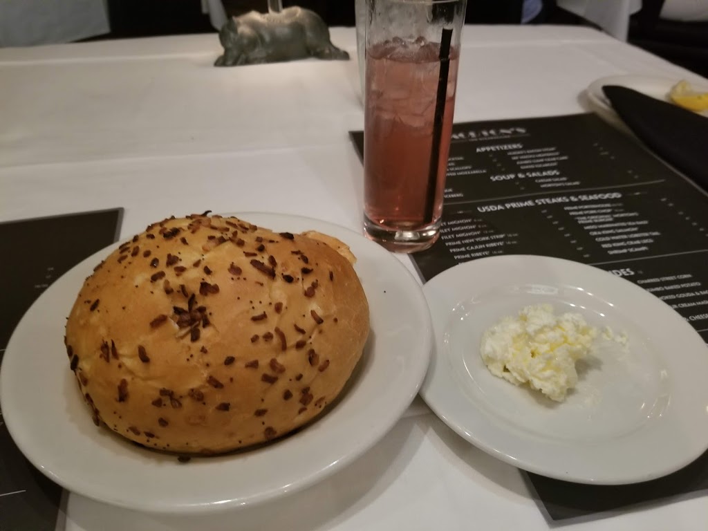 Mortons The Steakhouse | restaurant | 17399 Biscayne Blvd, Miami, FL 33160, USA | 3059453131 OR +1 305-945-3131