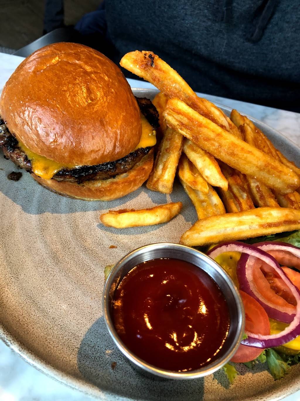 The Half Nelson | restaurant | 321 E 2nd St, Davenport, IA 52801, USA | 5634241124 OR +1 563-424-1124