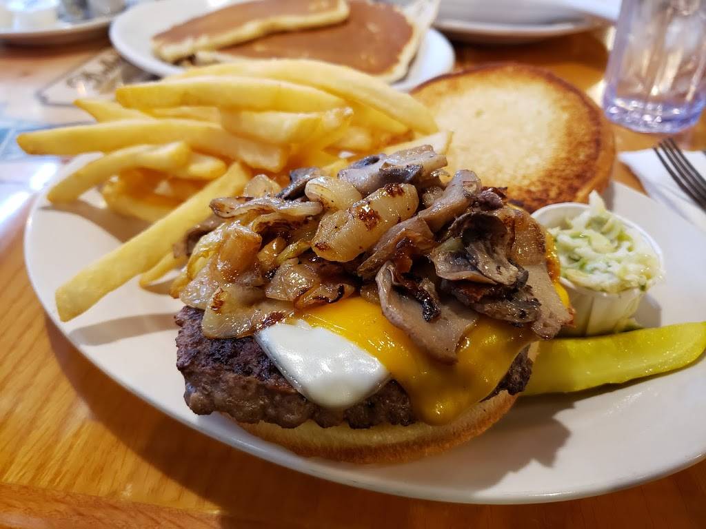 Daleys Restaurant | restaurant | 809 E 63rd St, Chicago, IL 60637, USA | 7736436670 OR +1 773-643-6670