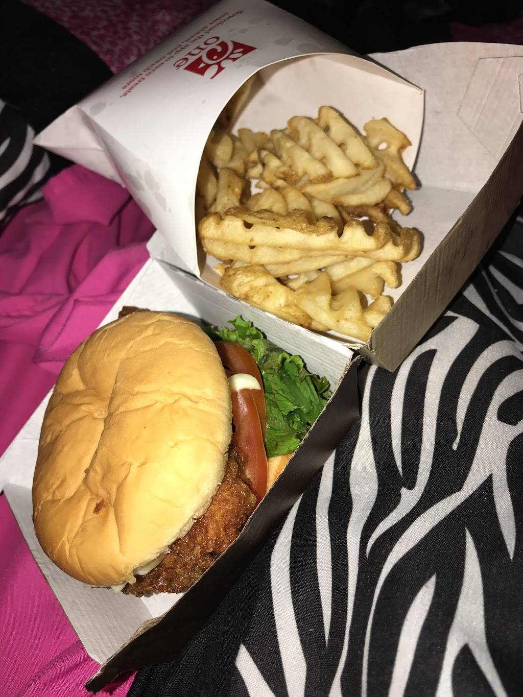 Chick-fil-A | restaurant | 235 Goodman Rd W, Southaven, MS 38671, USA | 6623493587 OR +1 662-349-3587