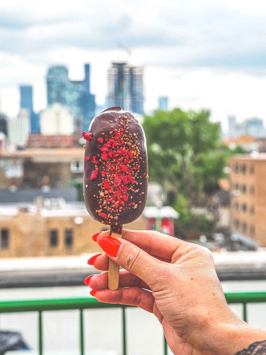 Utopian Tailgate | restaurant | 1608 N Wells St, Chicago, IL 60610, USA | 3122107799 OR +1 312-210-7799