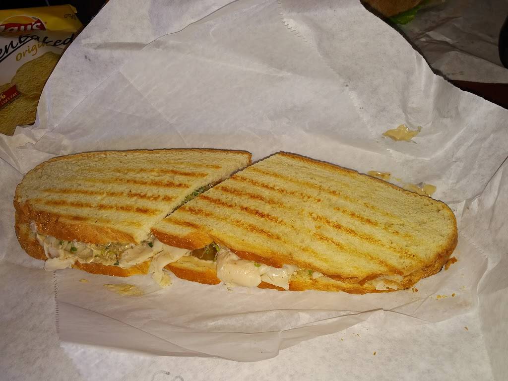 La Bodega In Tremont | meal takeaway | 869 Jefferson Ave, Cleveland, OH 44113, USA | 2166217075 OR +1 216-621-7075